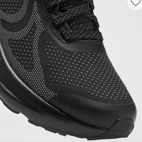 Lululemon Beyondfeel Waterproof Running Shoe In Black/White Size US 7 New No Tag - Picture 7 of 17